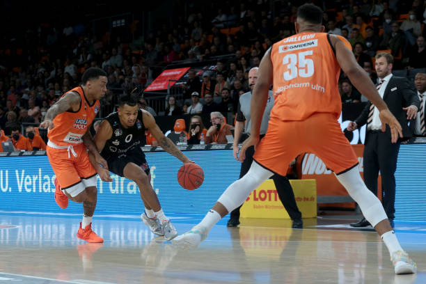 队不断加强 队不断加强