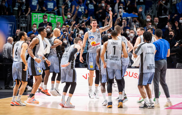 各地排球爱 各地排球爱